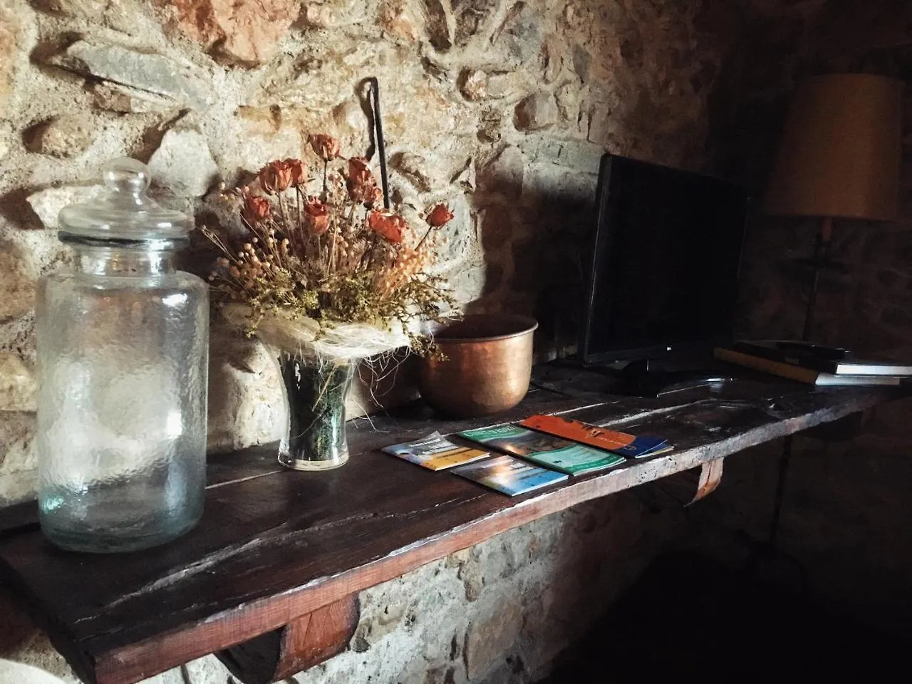 Masia Can Pou Canet de Adri Country house