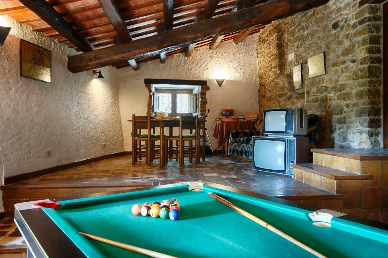 Masia Can Pou Canet de Adri Country house